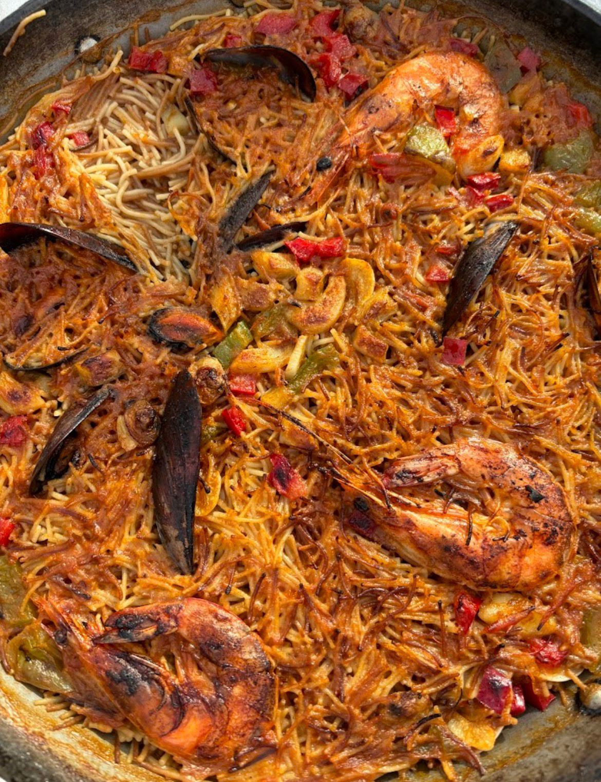 Fideuà de peix i marisc